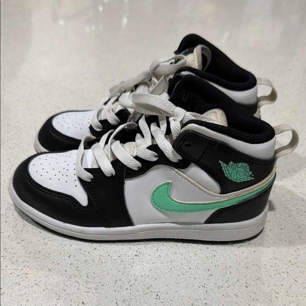 Jordan 1 Nike basketball Kids Black & White High-Top Sneakers with Mint Accent